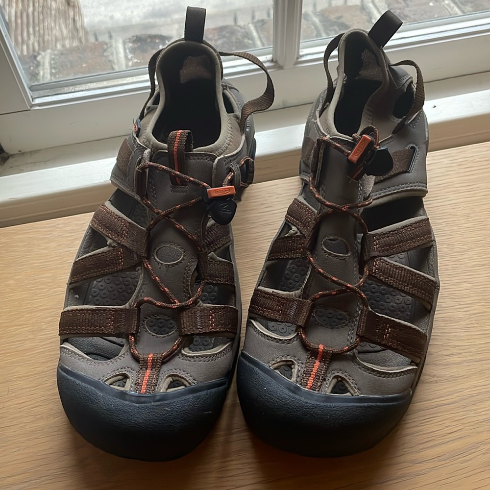 NWOT Keen water sandal/hiking shoe size 11 mens (never worn)